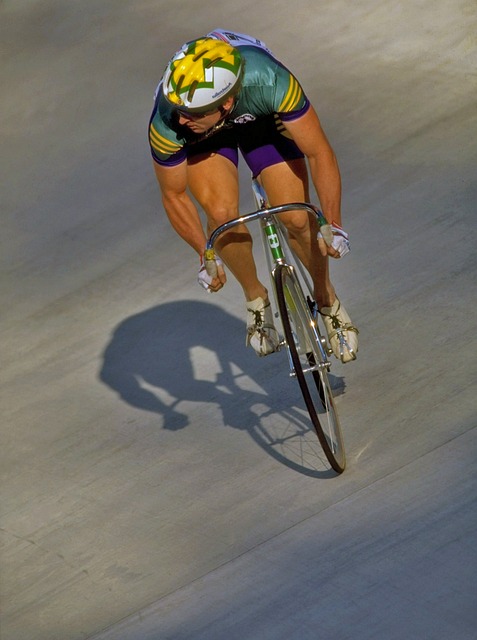 並在關鍵時 並在關鍵時